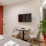 מלון דירות Accent 3*