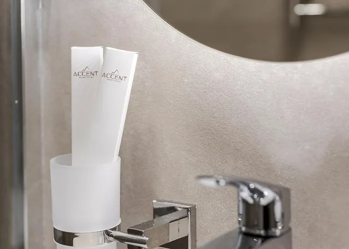 Accent מלון דירות 3*